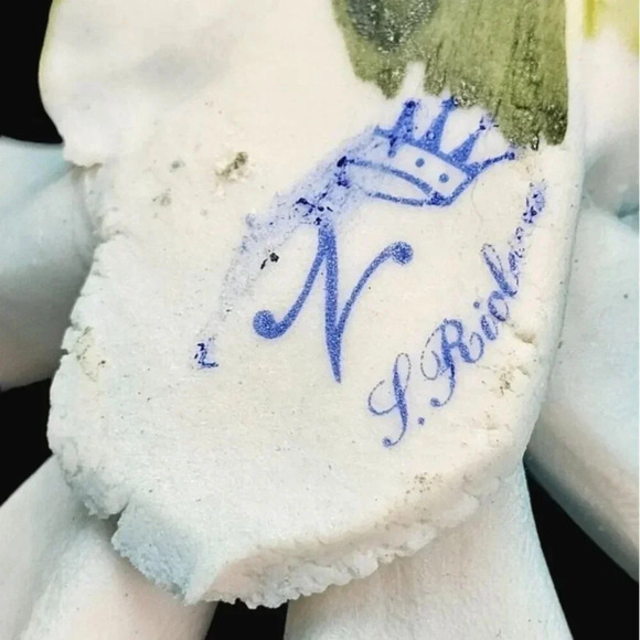 Vtg Capodimonte White / Blue Orchid Flower Italy Marked N w Crown L. Riole - Picture 4 of 8